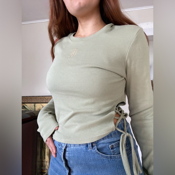 Forever 21- sweater - Picture 4 of 9